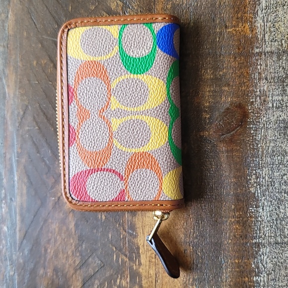 Coach Small Zip Around Card Case In Rainbow Signature Canvas - Picture 2 of 4